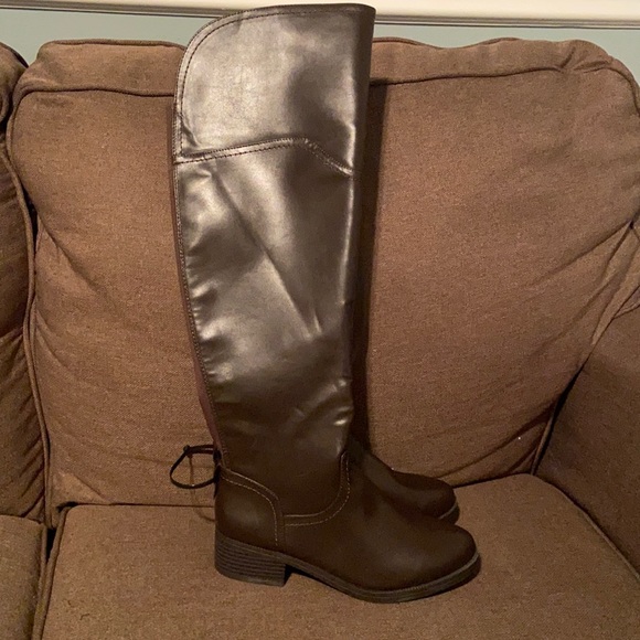 Toetos Shoes - TOETOS chocolate brown boots! Size 8